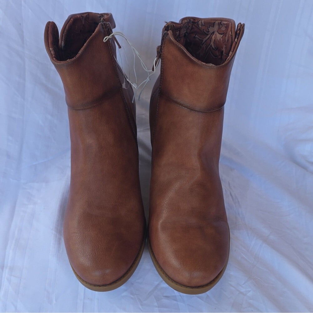 Eastland Women's Brown Leather Ankle Bootie Almond Toe Zip Floral Block Heel 9.5